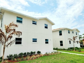 Building Photo - 2330 Taft St