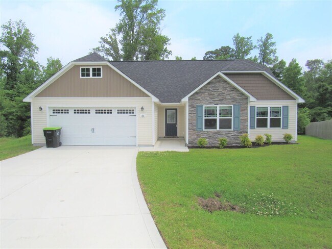 Building Photo - 136 Laredo Dr