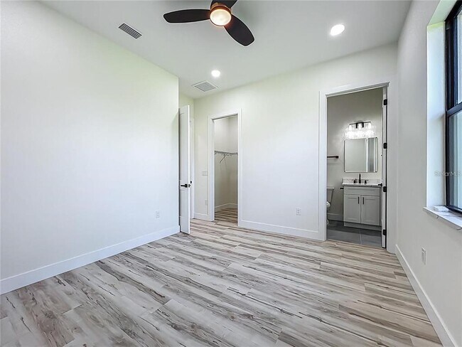 Building Photo - 1167 Boundary Blvd