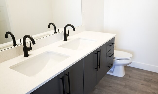 Building Photo - 2061 S Main St