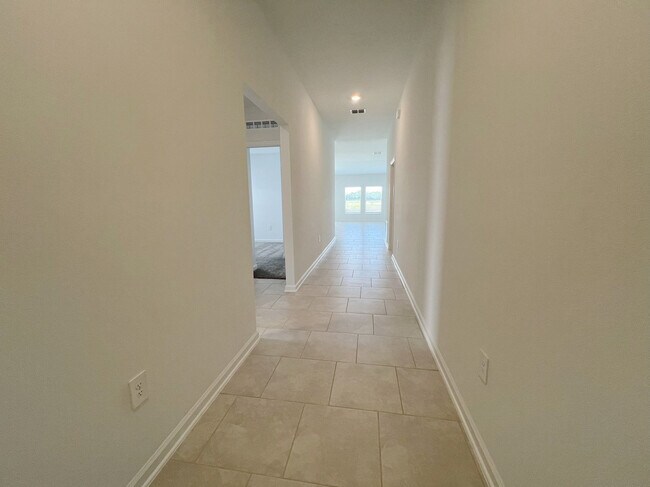 Building Photo - 317 Singing Sands Cir