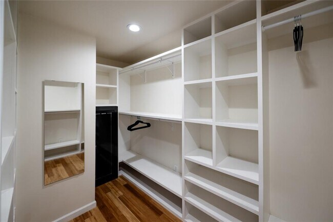 Building Photo - 3600 Marcae Ct