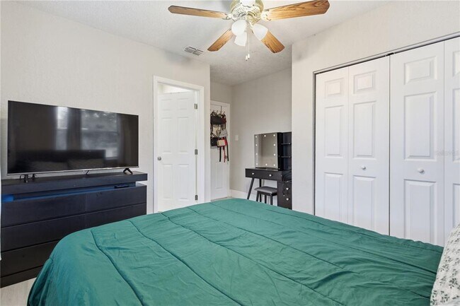 Building Photo - 2717 W Cherry St