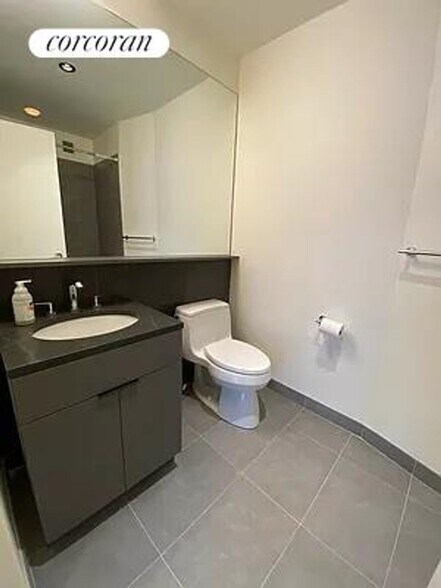 Building Photo - 306 W 48th St
