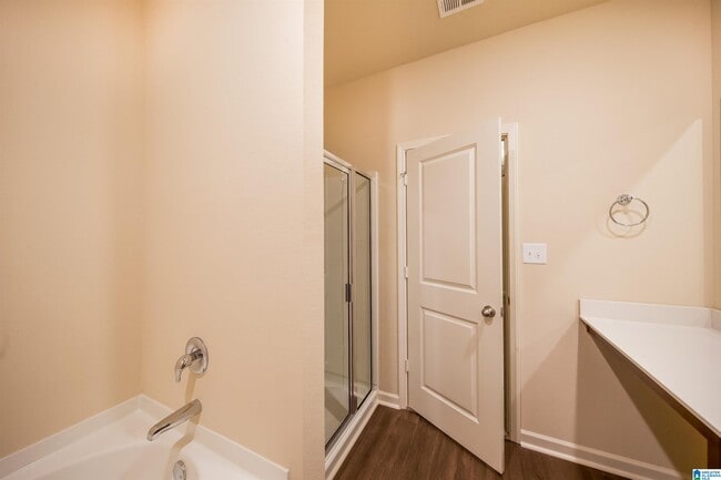 Building Photo - 670 Clover Cir