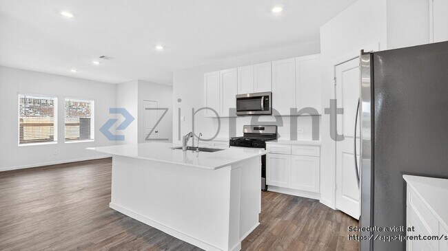 Building Photo - 3076 Dylan Skyland Dr