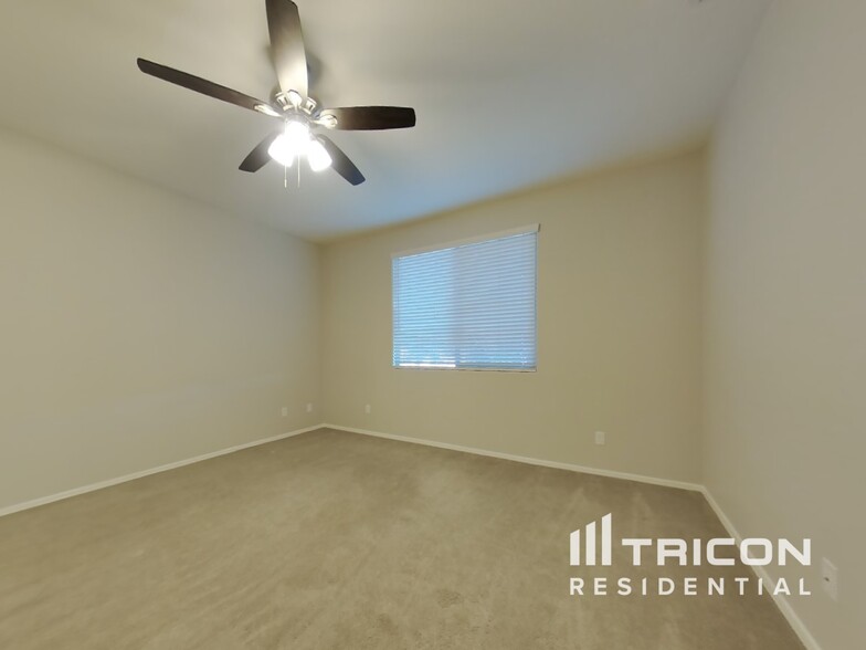 Building Photo - 17762 Via Luna Dr