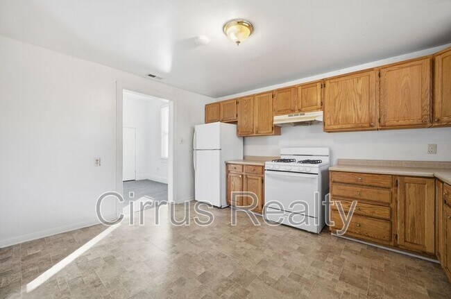 Building Photo - 1027 27th St