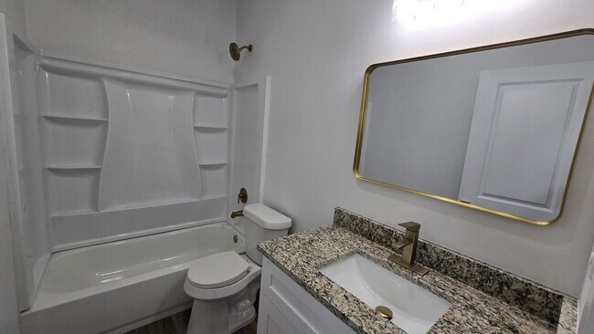 Building Photo - 1011 N Carol Ave