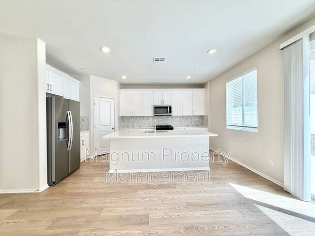 Building Photo - 36330 Albus Ave