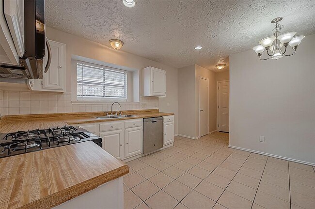 Building Photo - 1514 Jo Ann Ln