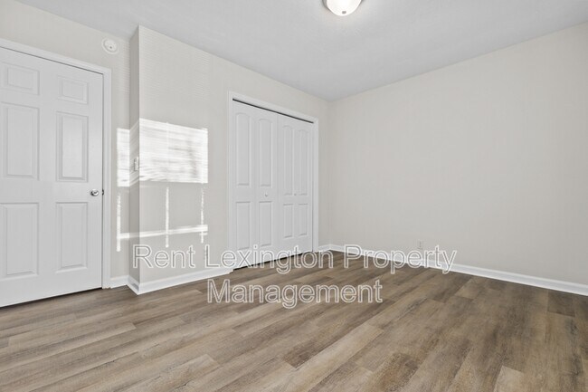 Building Photo - 608 McCurdy Ct