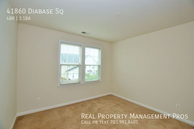 Building Photo - 41860 Diabase Square