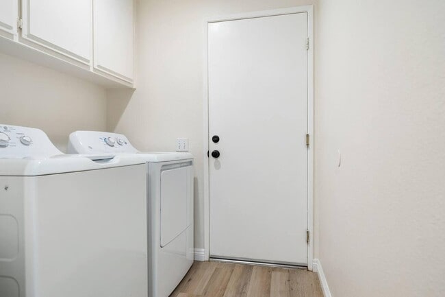 Building Photo - 46253 Mesa Verde Trail