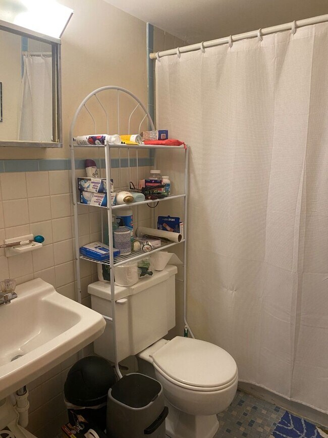 Building Photo - 1BR/1BA West Campus - Short distance to Mi...