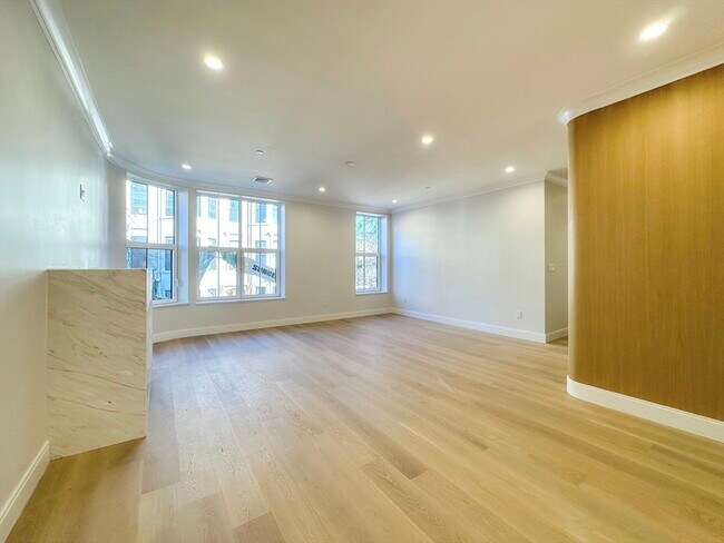 Building Photo - 144 Worcester St