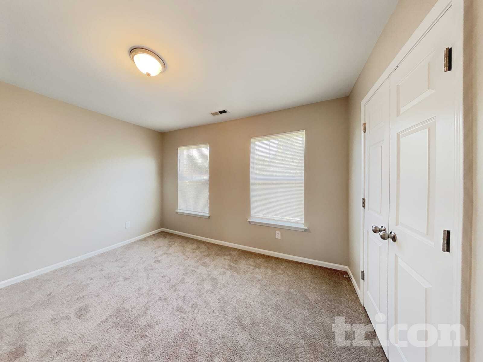 Building Photo - 1316 Crandon Dr