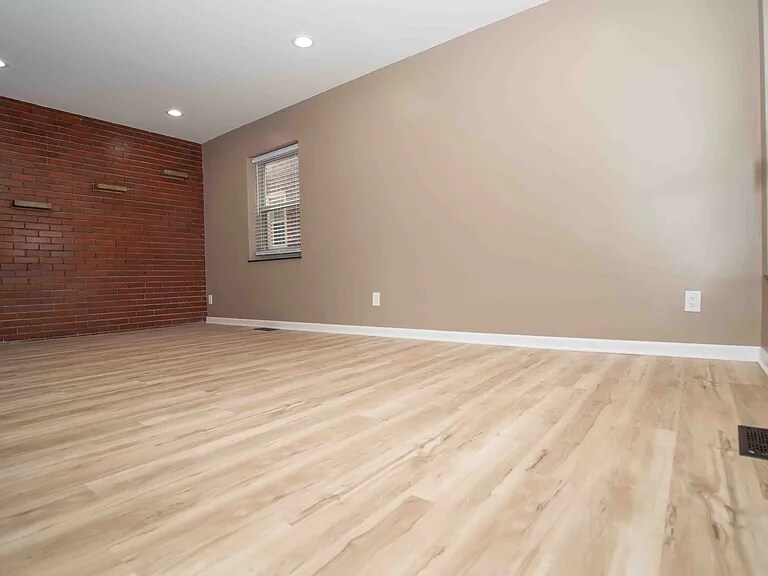 Building Photo - 2869 Sullivant Ave