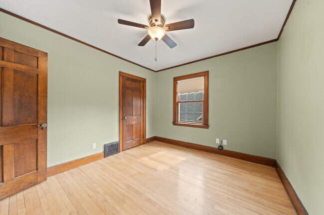 Building Photo - 1105 Barnes St