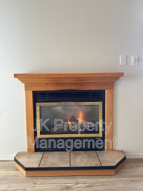 Building Photo - 608 Swan Ct