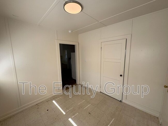 Building Photo - 457 N F St