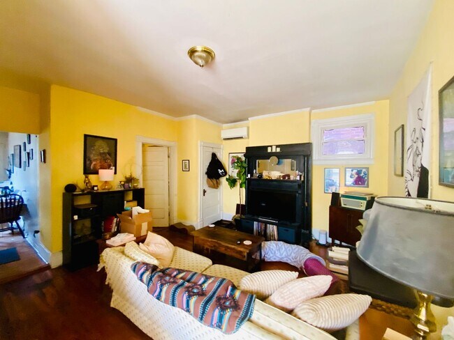 Building Photo - 2601 Parkwood Ave