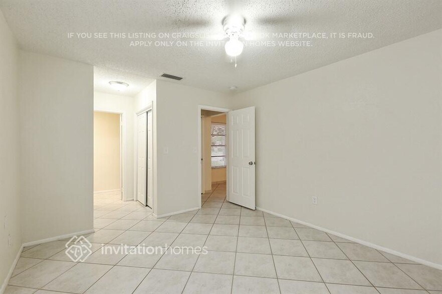 Building Photo - 2430 NW 81st Ave