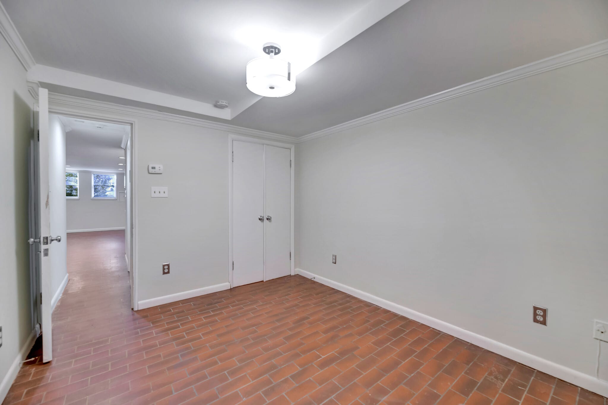 Building Photo - 308 11th St SE