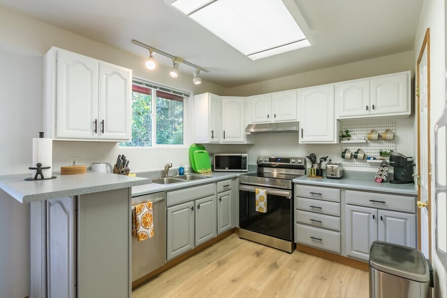 Building Photo - 226 Paradise Dr