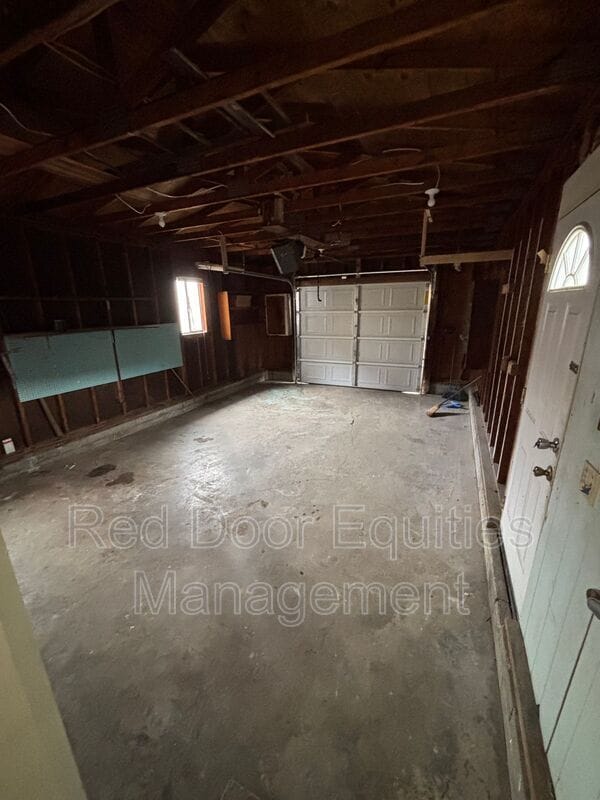 Building Photo - 522 N High St