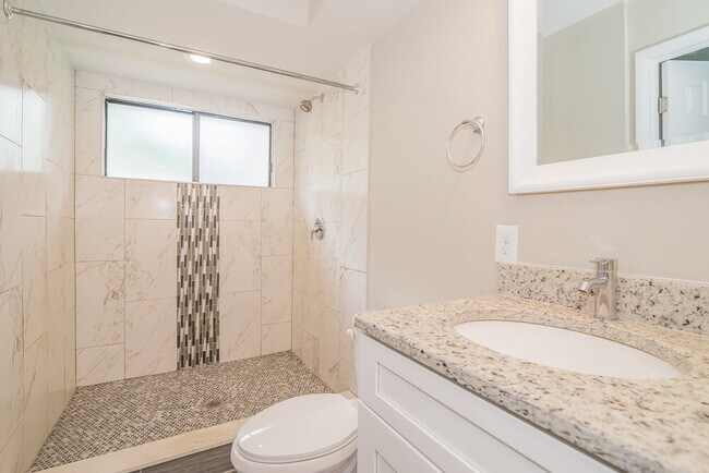 Building Photo - 426 Wheatfield Ct