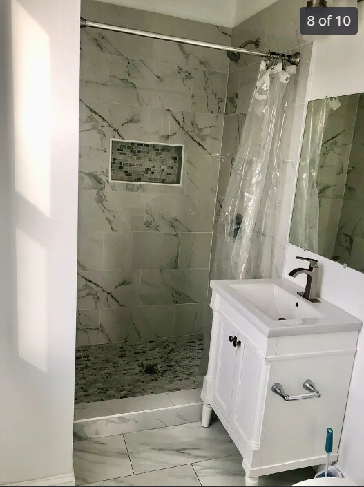 Building Photo - 3 Bedrooms with 2.5 Bathrooms