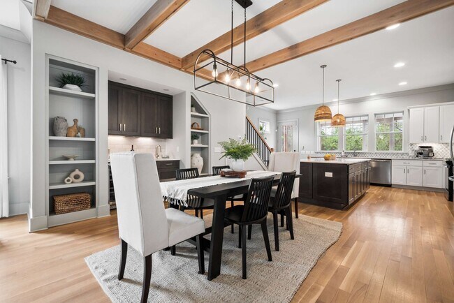 Building Photo - 6368 Alamo Pl