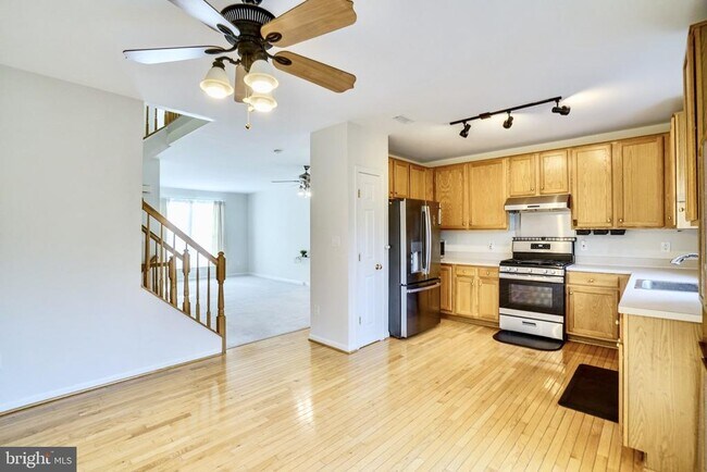 Building Photo - 7372 Ardglass Dr