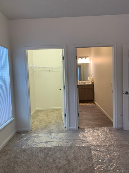 Building Photo - 456 Westside Dr