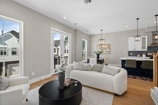 Building Photo - 5824 Highland Sun Ln