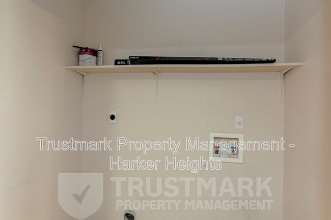 Building Photo - 411 Brittney Way