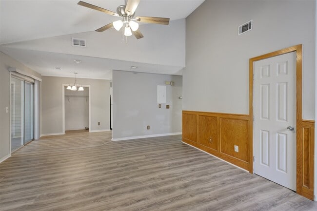Building Photo - 7945 Parklane Court Apt #E, North Charlest...