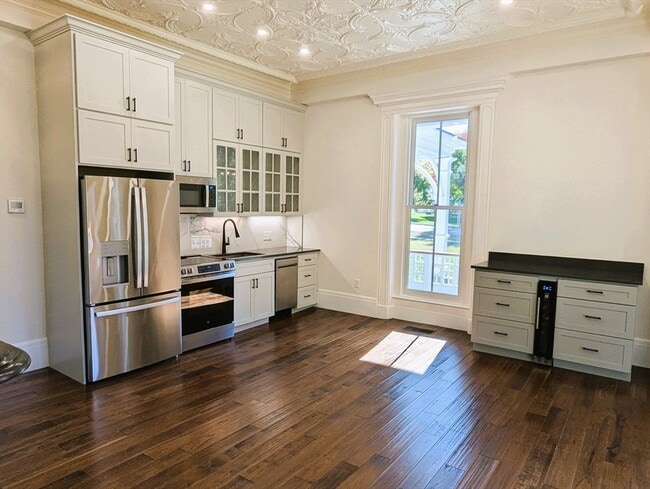 Building Photo - 11 Lowell Rd