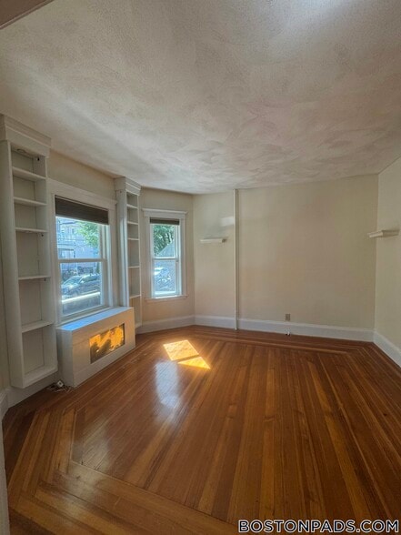 Building Photo - 46 Bromfield Rd