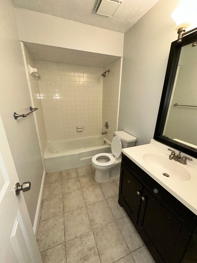 Building Photo - Home for Rent in Arlington 4-Bedroom, 2-Bathroom