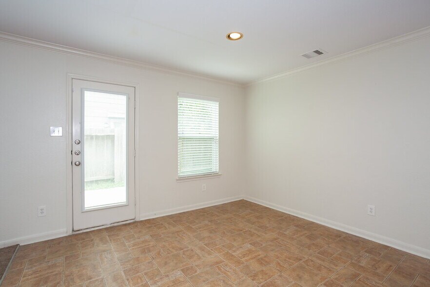 Building Photo - 2727 Skyview Grove Ct
