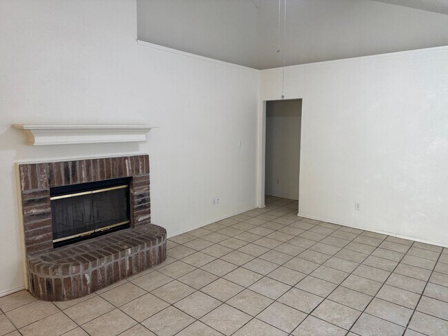 Building Photo - Cute Single Story 3 Bedroom in Keller ISD