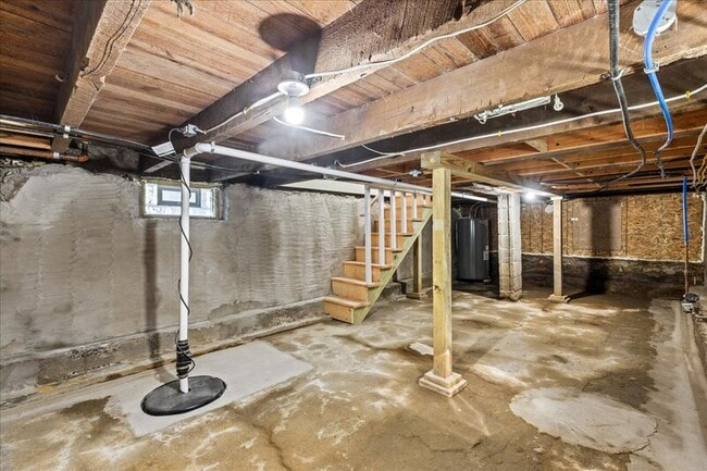 Building Photo - 16 Fisher Ave