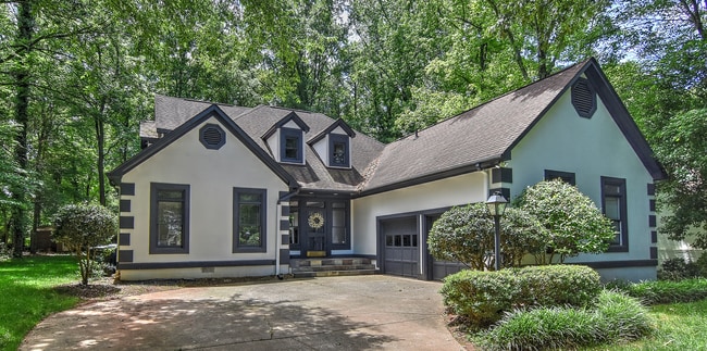 Building Photo - 801 Brightwood Ln