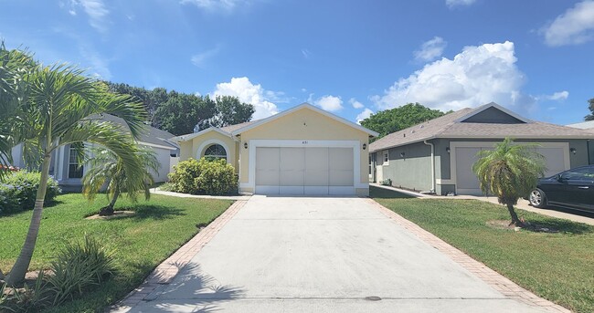 Building Photo - BEAUTIFUL 2/2 IN CATALINA OAKS- VERO BEACH