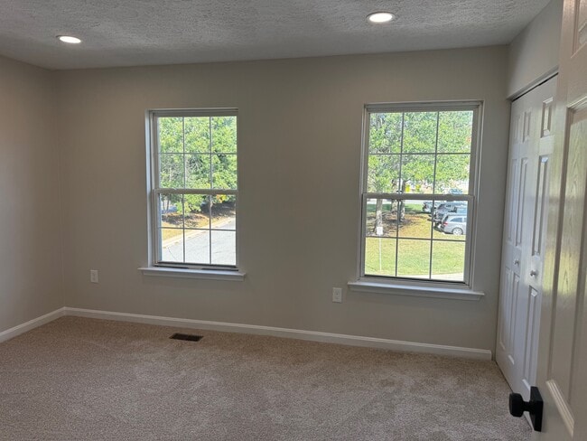 Building Photo - 607 Emmy Dee Dr