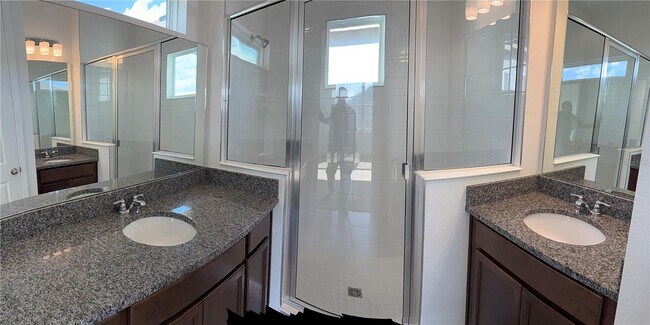 Building Photo - 10374 Pearson Ave