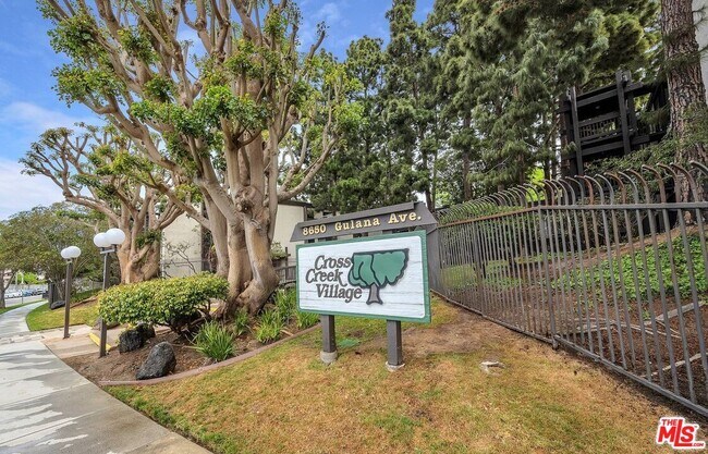 Building Photo - 7777 W 91st St