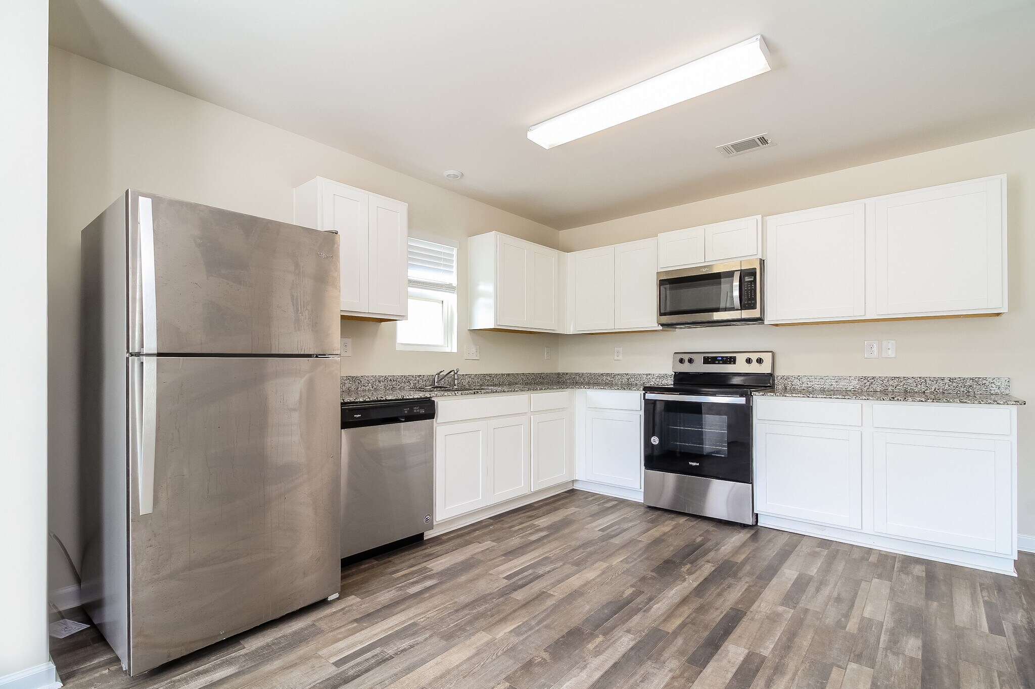 Building Photo - 246 Wadsworth Rd